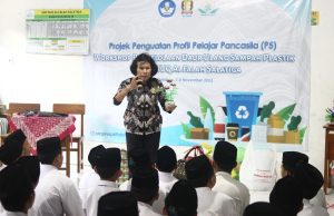 Gandeng Bank Sampah WaRes! SMP RUQ Sukses Implementasikan 3R