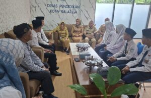 Silaturrahim SMP RUQ Al Falah ke Dinas Pendidikan Salatiga: Mohon Doa Restu Menuju Kompetisi Internasional di Malaysia